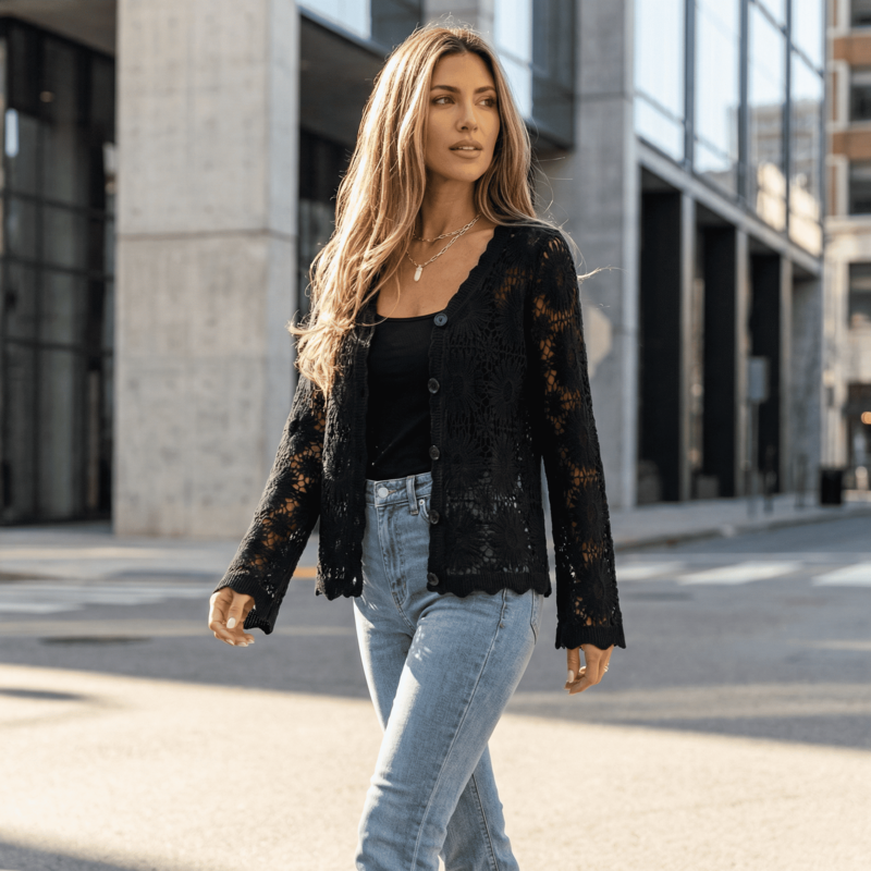 Charlotte™ Strickjacke aus floralem Häkelmuster mit veredeltem, handwerklichem Finish