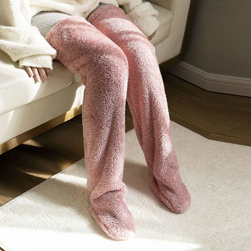(KAUF 1, ERHALTE 2 GRATIS) Veloura™ Premium Kuschelsocken aus Weichem Plüschstoff