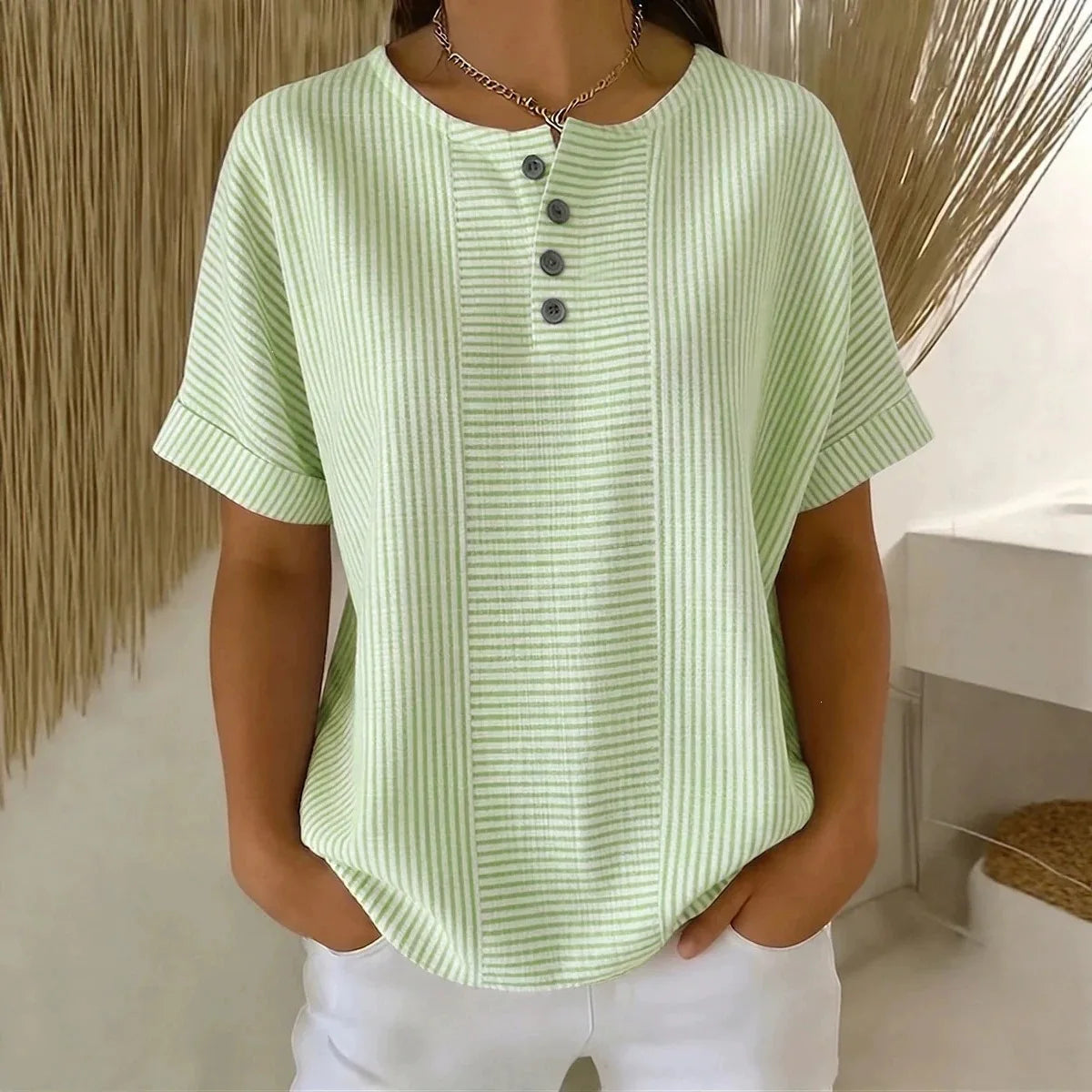 Euddora™ T-Shirt Mit Feinen Streifen und Knopfleiste