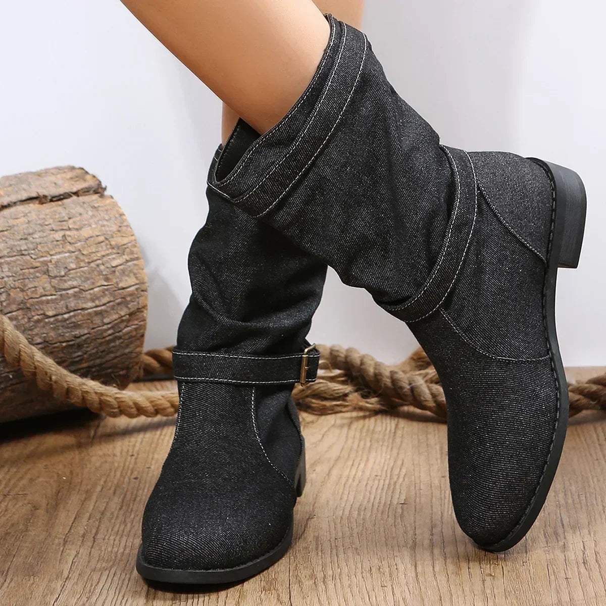 Montana™ Stiefel aus Denim mit Mittelhohem Schaft und Dekorativer Schnalle / Authentizität und Stil in Jedem Detail!
