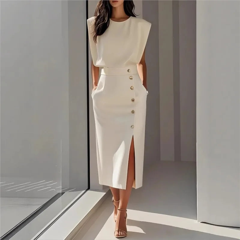 Vestido Maelle™ Midi Con Hombros Estructurados, Botones Laterales Y Abertura Frontal