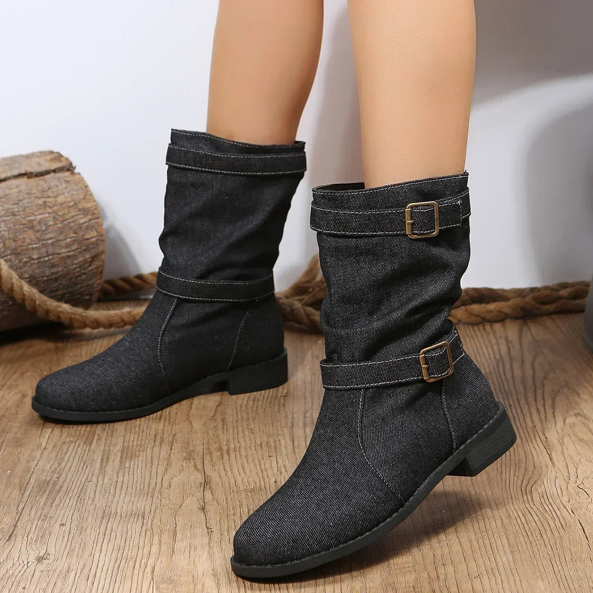 Montana™ Stiefel aus Denim mit Mittelhohem Schaft und Dekorativer Schnalle / Authentizität und Stil in Jedem Detail!