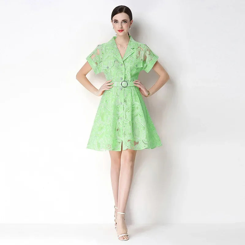 Celestine™ Kleid Aus Zarter Spitze Mit Integriertem Gürtel