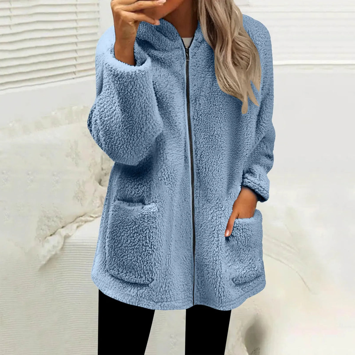 Damen-Fleecejacke Nevina™ mit flauschiger Struktur, großen Taschen und gemütlicher Kapuze