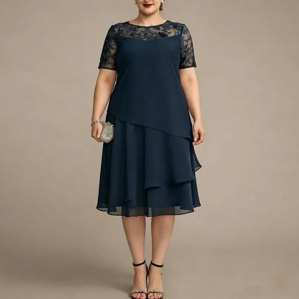 Monéa™ Kleid mit Spitzendetail und Eleganten Lagen