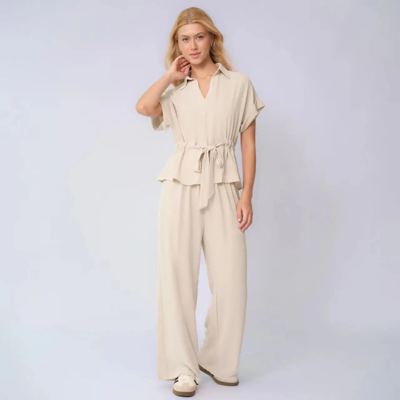 Zweiteiler Marlena™ mit Oberteil mit Bindegürtel und weiter Hose.