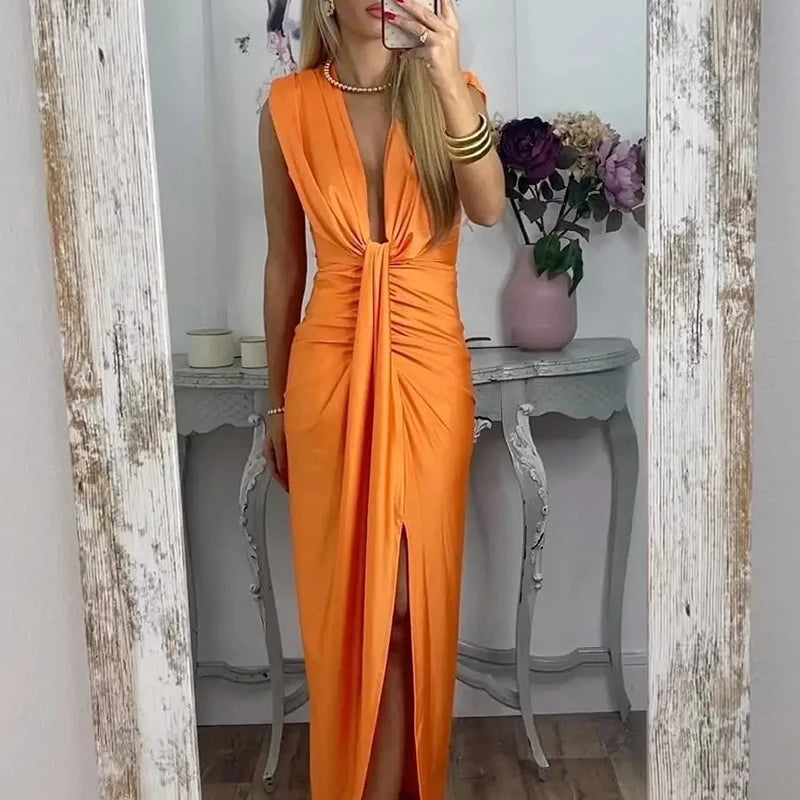 Kaelis™ Kleid mit Raffiniertem Design und Moderner Drapierung