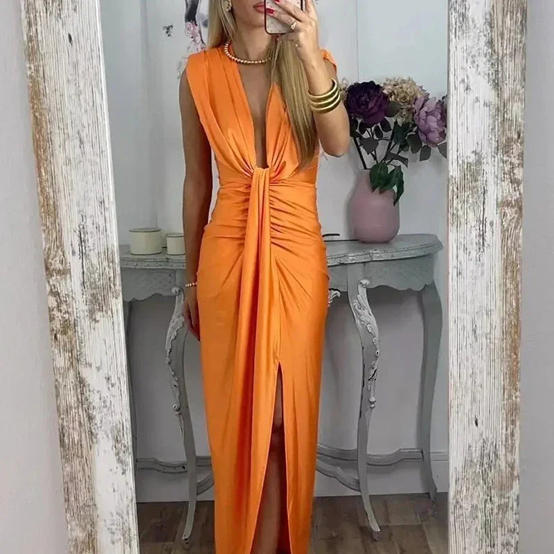 Kaelis™ Kleid mit Raffiniertem Design und Moderner Drapierung