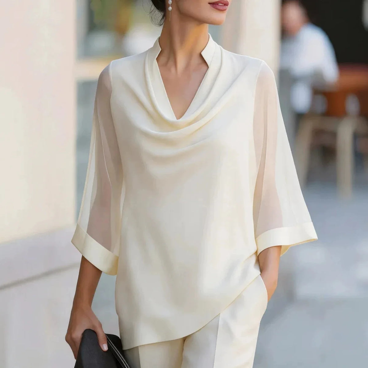 Bluse Elbtal™ mit Wasserfallausschnitt, transparenten Ärmeln und lockerem Fall