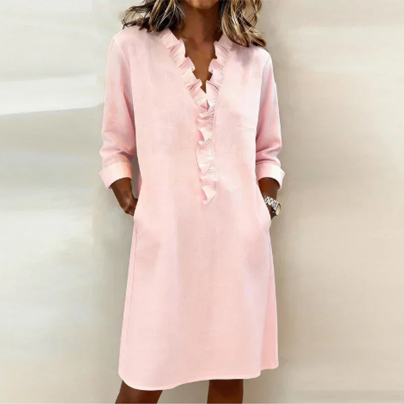 Calyra™-Kleid mit Rüschen am Ausschnitt und Eleganter Passform