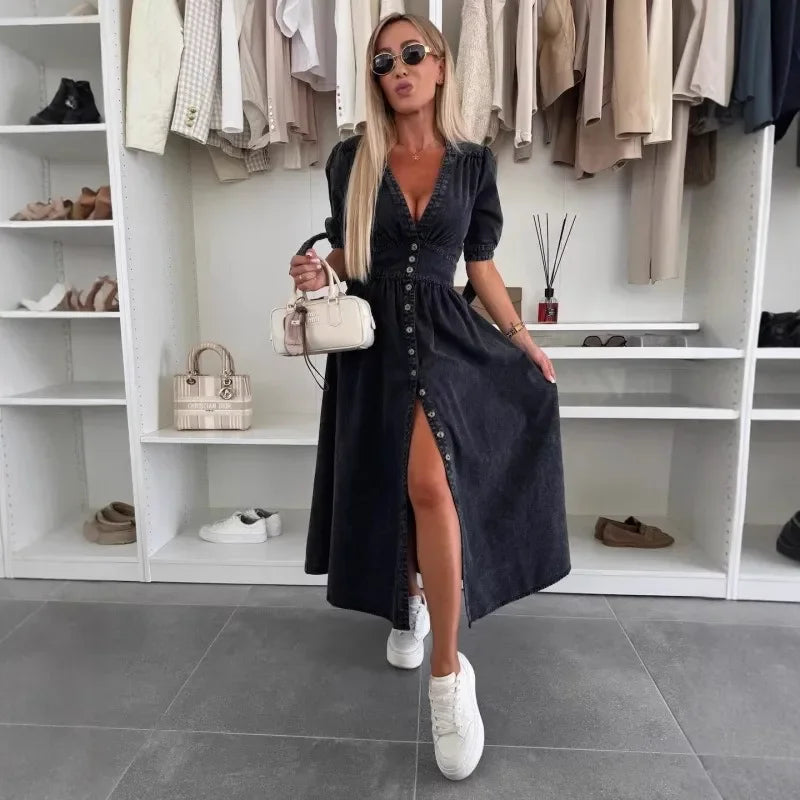 Solvera™ Kleid mit modellierender Passform und eleganter Präsenz