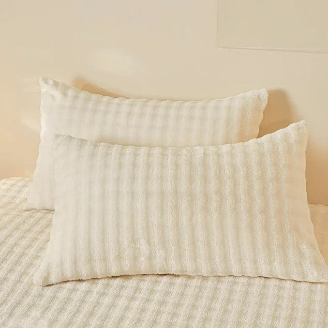 Bettwäsche-Set aus samtigem und flauschigem Stoff / Extreme Weichheit für mehr Komfort beim Schlafen!