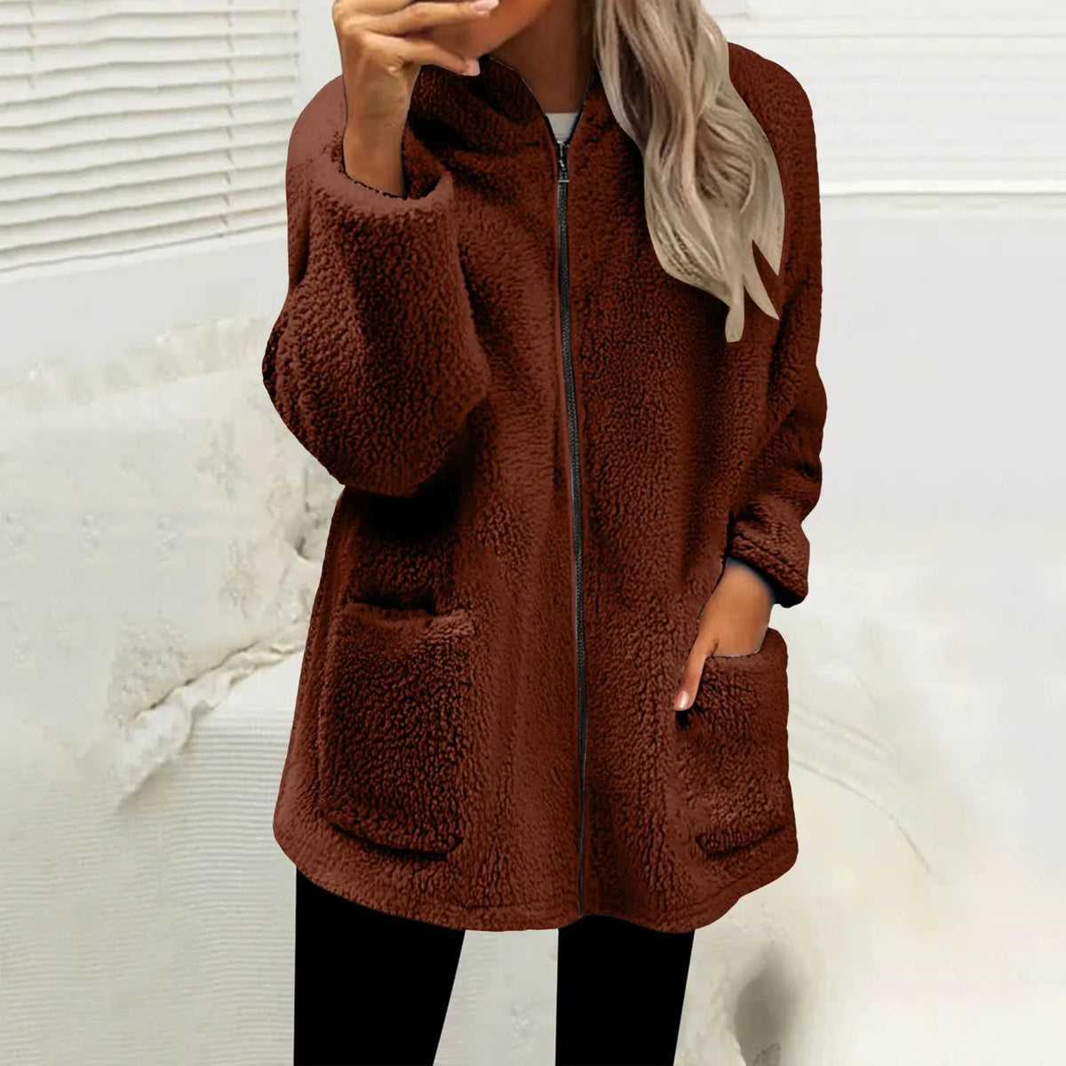 Damen-Fleecejacke Nevina™ mit flauschiger Struktur, großen Taschen und gemütlicher Kapuze