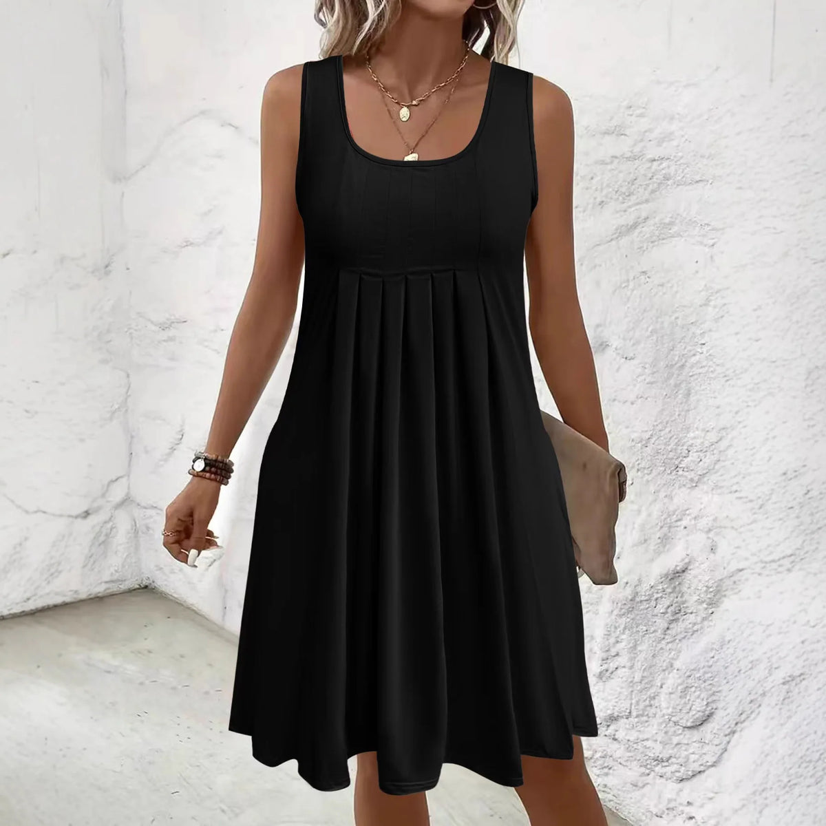 Plisseekleid Valessa™ mit Breiten Trägern und Rundhalsausschnitt
