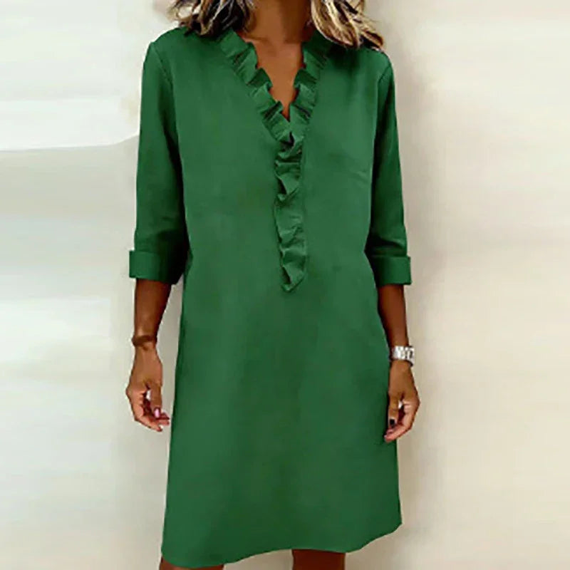 Calyra™-Kleid mit Rüschen am Ausschnitt und Eleganter Passform