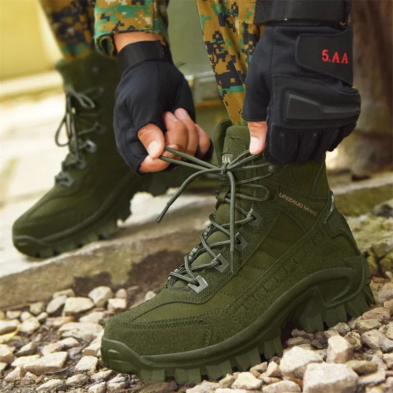 Spartacus™ Taktische Stiefel mit Wildleder-Details und rutschfester Profilsohle