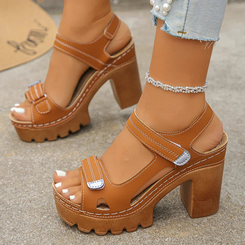 Bellatrix™ Plateau-Sandalen Mit Blockabsatz und Verstellbaren Riemen