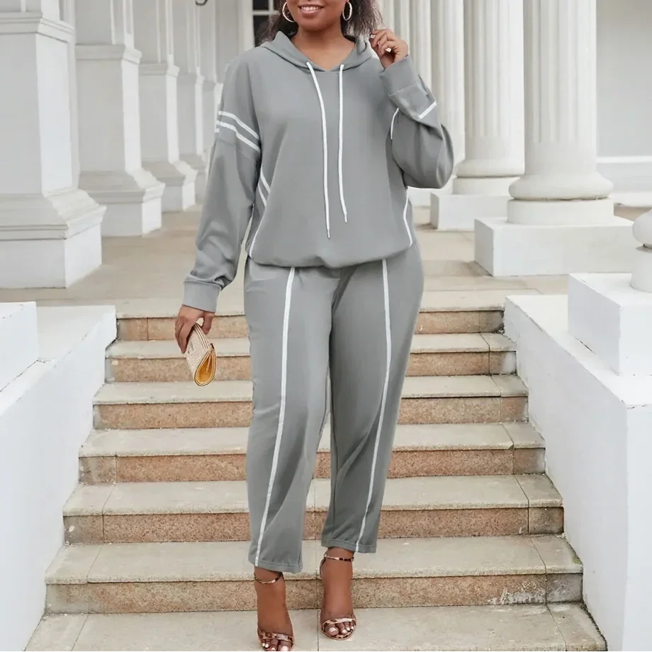 StreamLine™ Set aus kuscheligem Premium-Sweatshirtstoff mit Verlängernden Streifen und Lockerem Schnitt / Stilvolle Ausstrahlung ohne auf Komfort zu Verzichten!