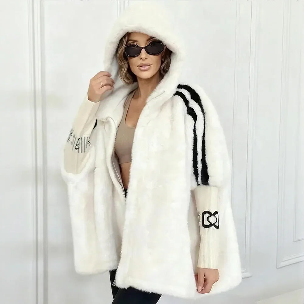 WinterFlausch™ - Jacke aus Ultraweichem Plüsch mit Kapuze und Oversize-Design / Die Perfekte Balance Zwischen Komfort und Stil in Diesem Winter!