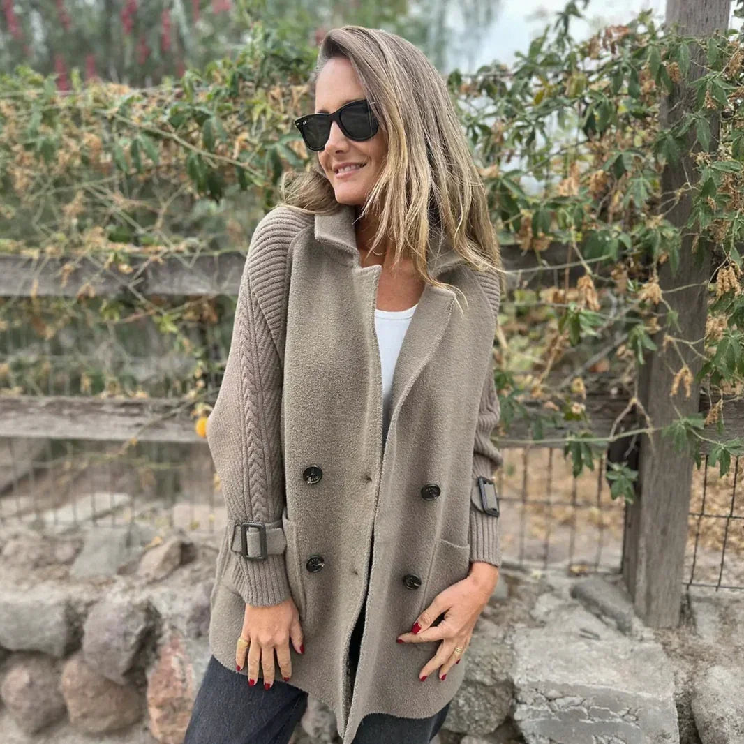 FrostLine Eleganz™ Jacke aus Hochwertiger Gekämmter Wolle mit Gerippten Ärmeln und Eleganten Schnallen / Die Perfekte Balance Zwischen Modernität, Komfort und Zeitlosem Stil!