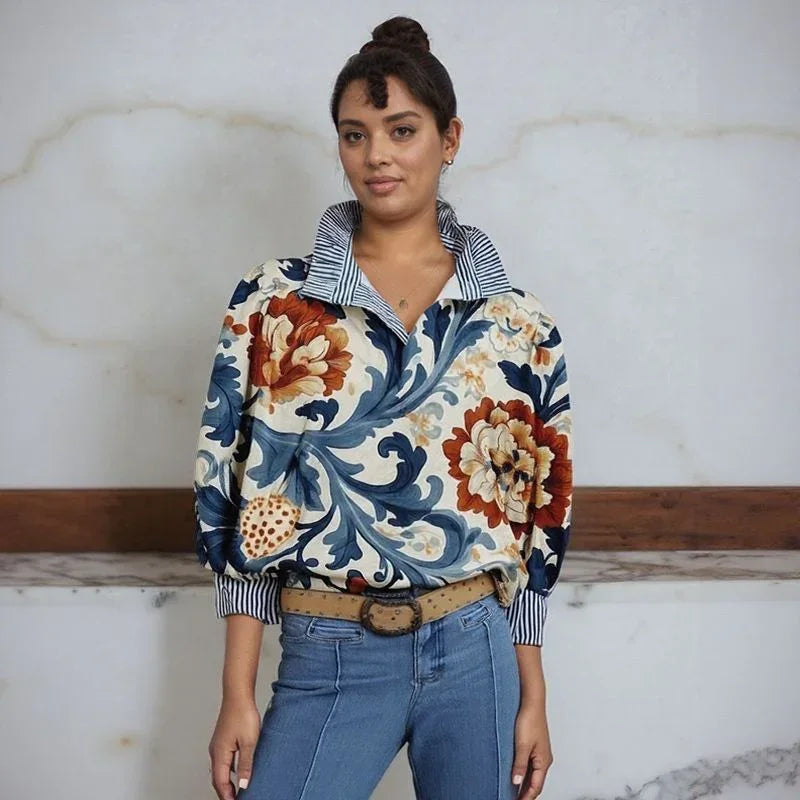 Allura™ Bluse mit Gestreiftem Hemdkragen und Riviera-Inspiriertem Art-Print / Lässige Eleganz mit Feinem Design