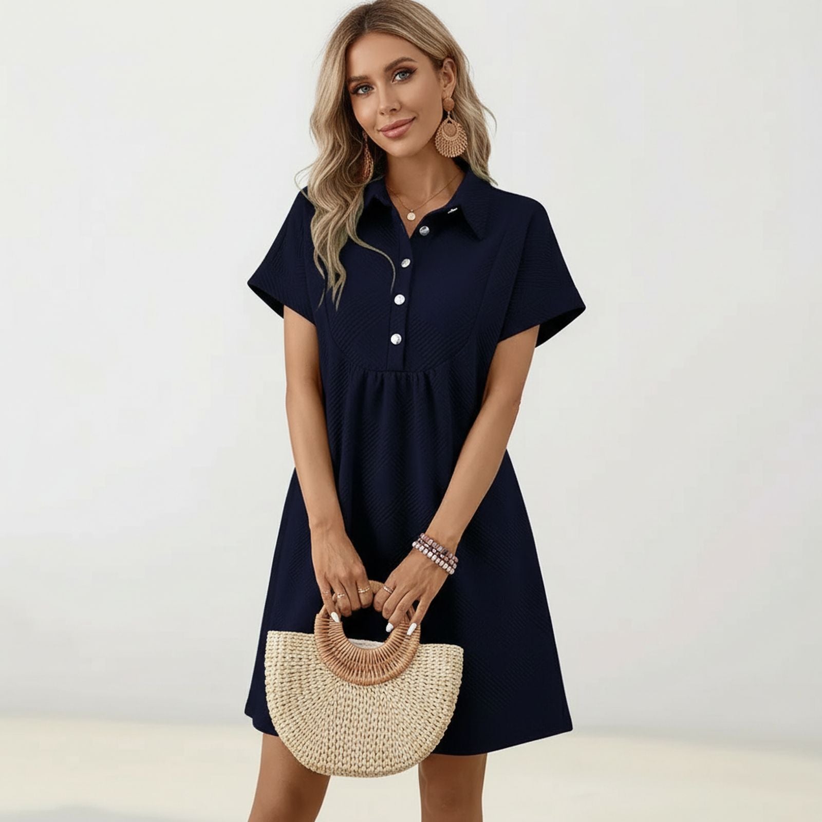 Kleid Hildegard™ aus Hochwertigem Strukturiertem Strick / Klassische Geometrische Struktur und Feminine Haltung!