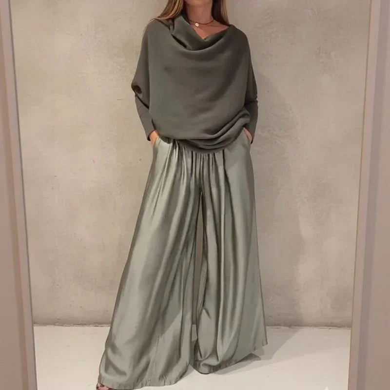 Nysa™-Set mit Satinhose und Bluse aus hochwertigem Strickstoff / Gemütlichkeit und Eleganz mit dezentem Luxus.
