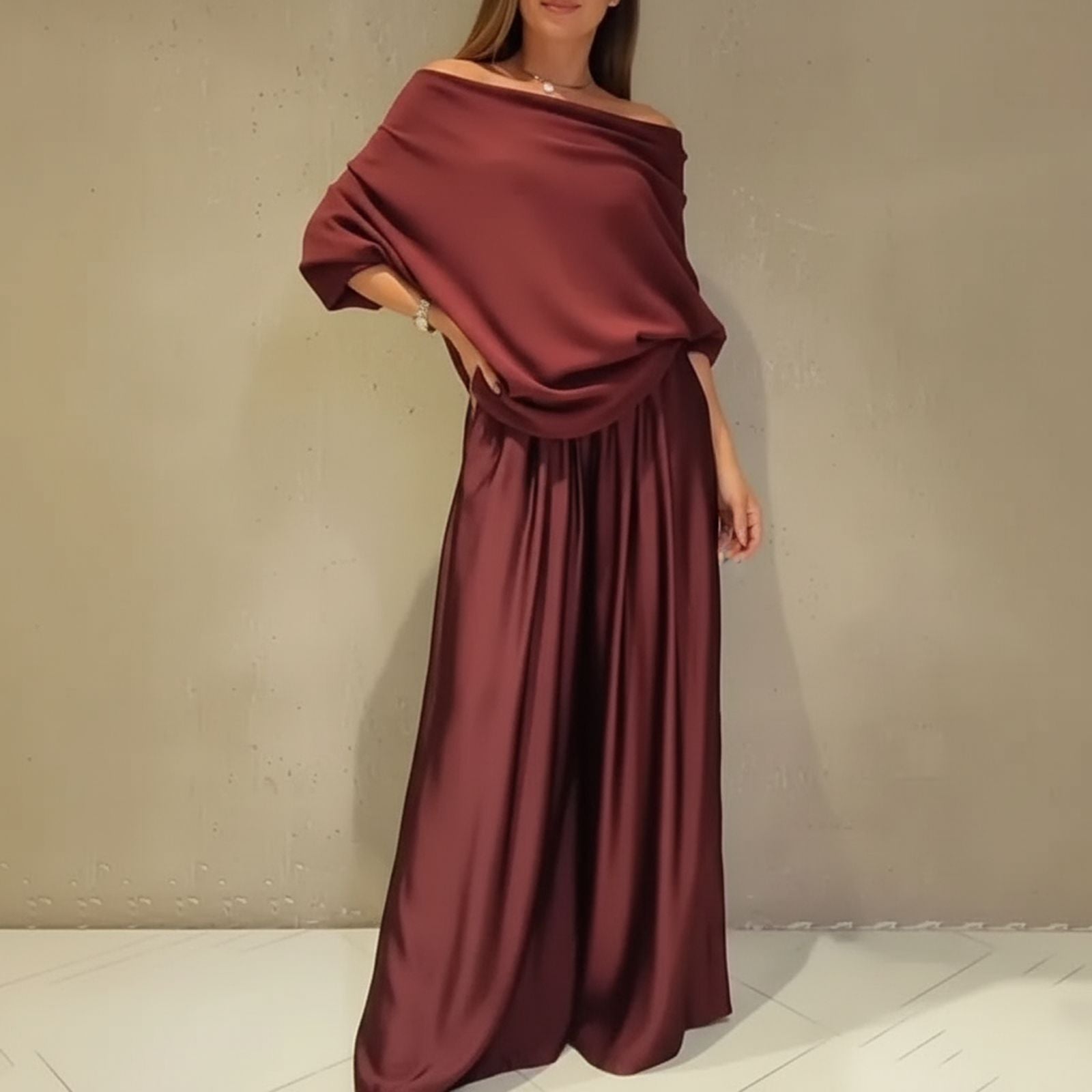 Nysa™-Set mit Satinhose und Bluse aus hochwertigem Strickstoff / Gemütlichkeit und Eleganz mit dezentem Luxus.