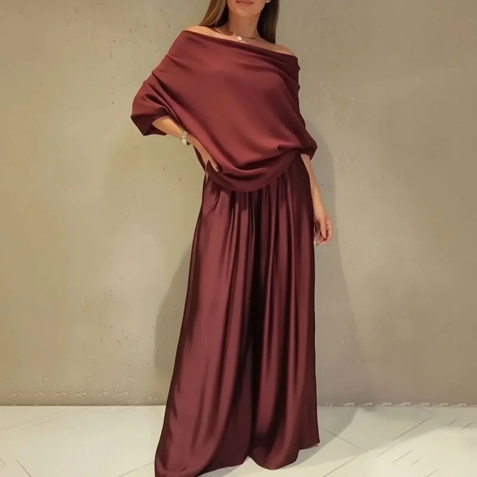 Nysa™-Set mit Satinhose und Bluse aus hochwertigem Strickstoff / Gemütlichkeit und Eleganz mit dezentem Luxus.