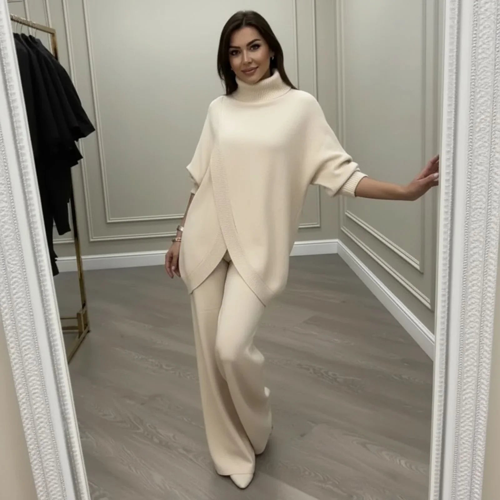 LyraKnit™ - Set aus Hochwertigem Strick mit Strukturierter Oversize-Bluse und Gerader Hose – Natürliche Eleganz!