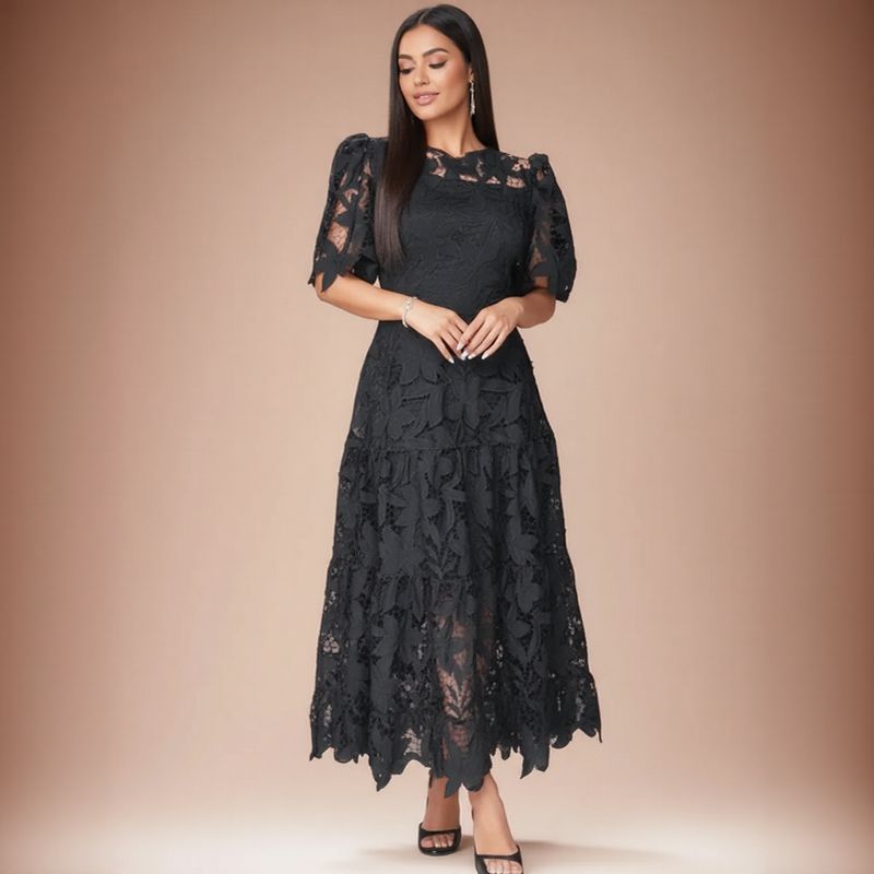 Herzogin™-Kleid aus handgefertigter Blüten-Spitze mit tailliertem Schnitt / Haltung, Anmut und Eleganz bei jeder Bewegung!