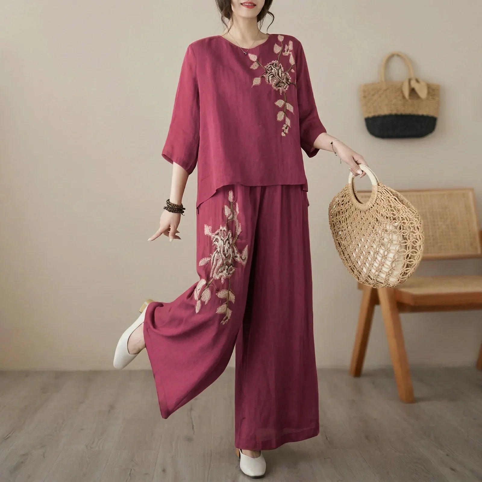 Nicole™ Set aus Baumwoll Leinen mit zarter Blumenstickerei und Pantalon Hose