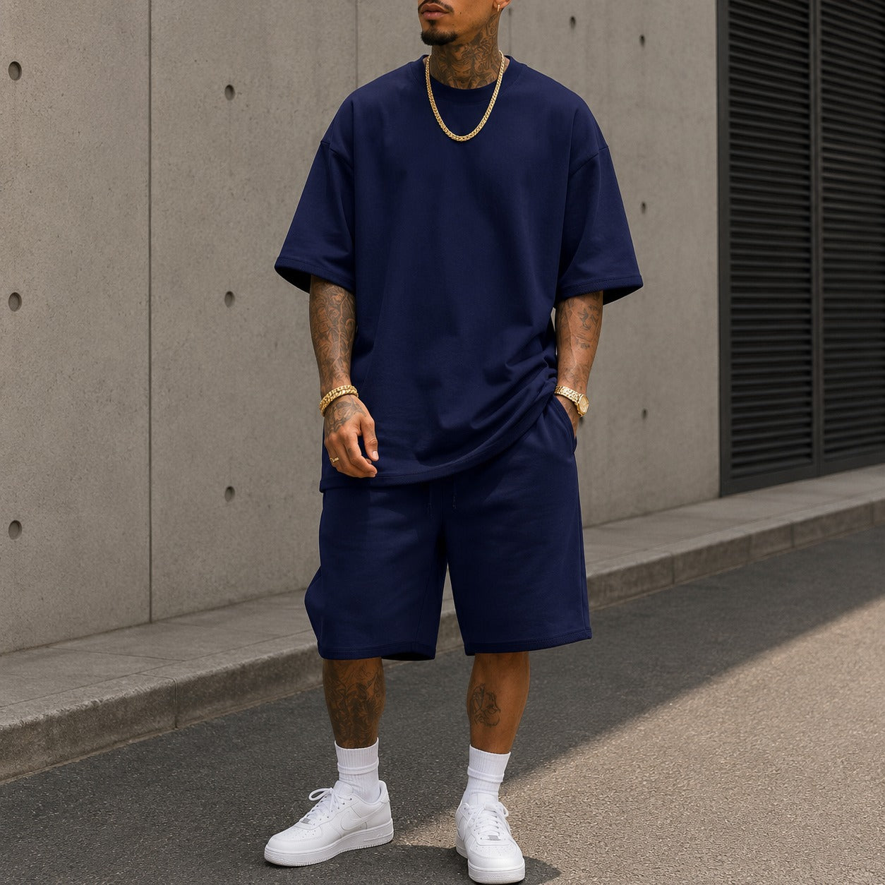 Adrian™ Set mit Cleanem Look und Weiter Passform
