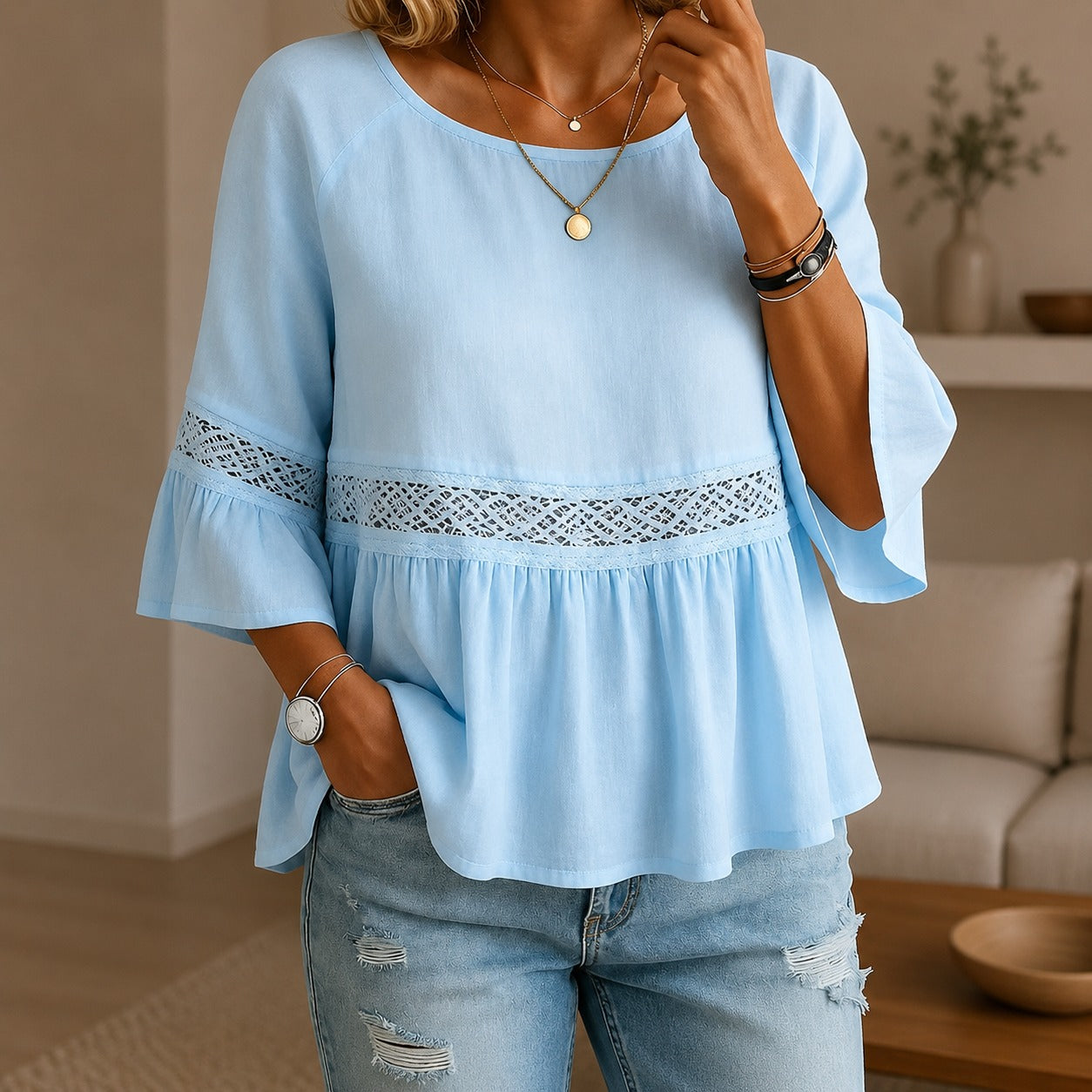 Alina™ Bluse mit Zarter Spitze und Ausgestellten Ärmeln