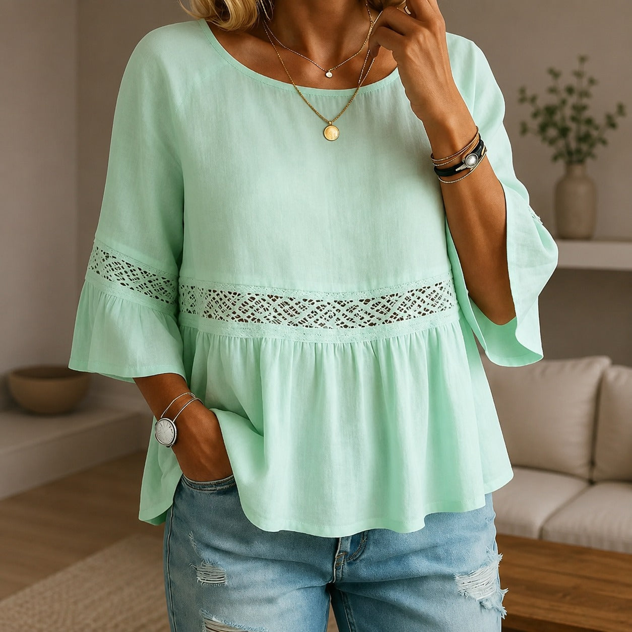 Alina™ Bluse mit Zarter Spitze und Ausgestellten Ärmeln