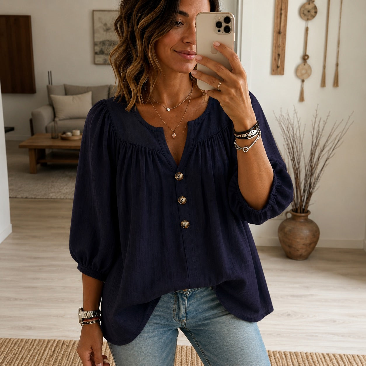 Bluse Anrika™ mit halblangen Puffärmeln und dekorativer Knopfleiste