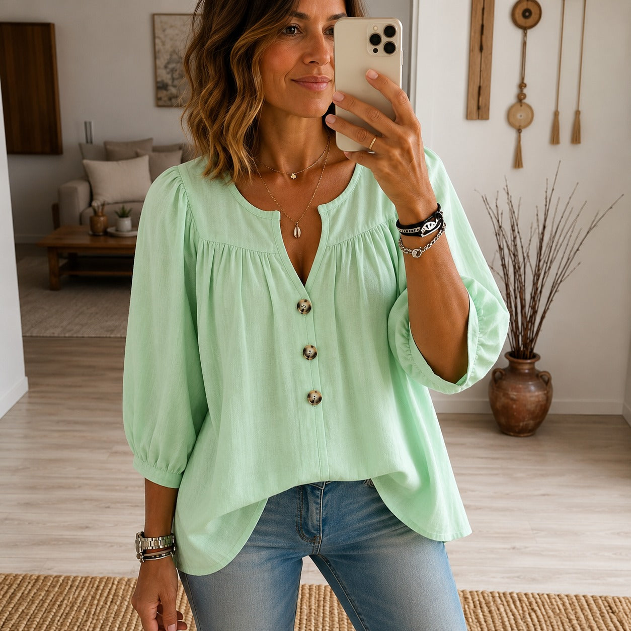 Bluse Anrika™ mit halblangen Puffärmeln und dekorativer Knopfleiste