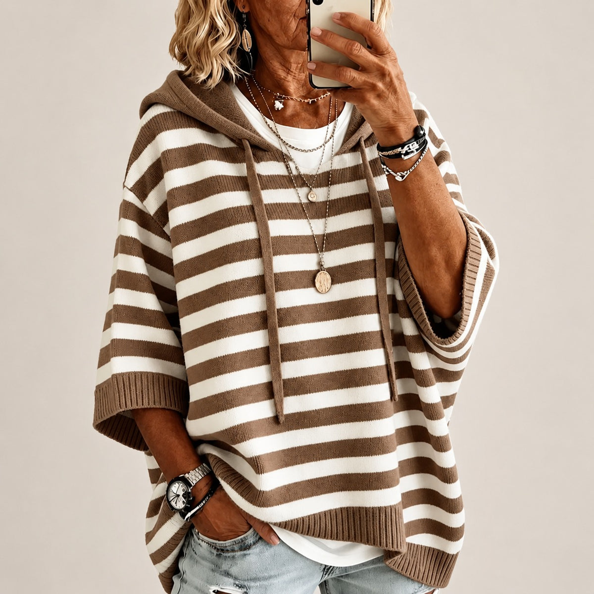 Leichter Pullover Monika™ mit Kapuze, Kontraststreifen und Rippabschluss