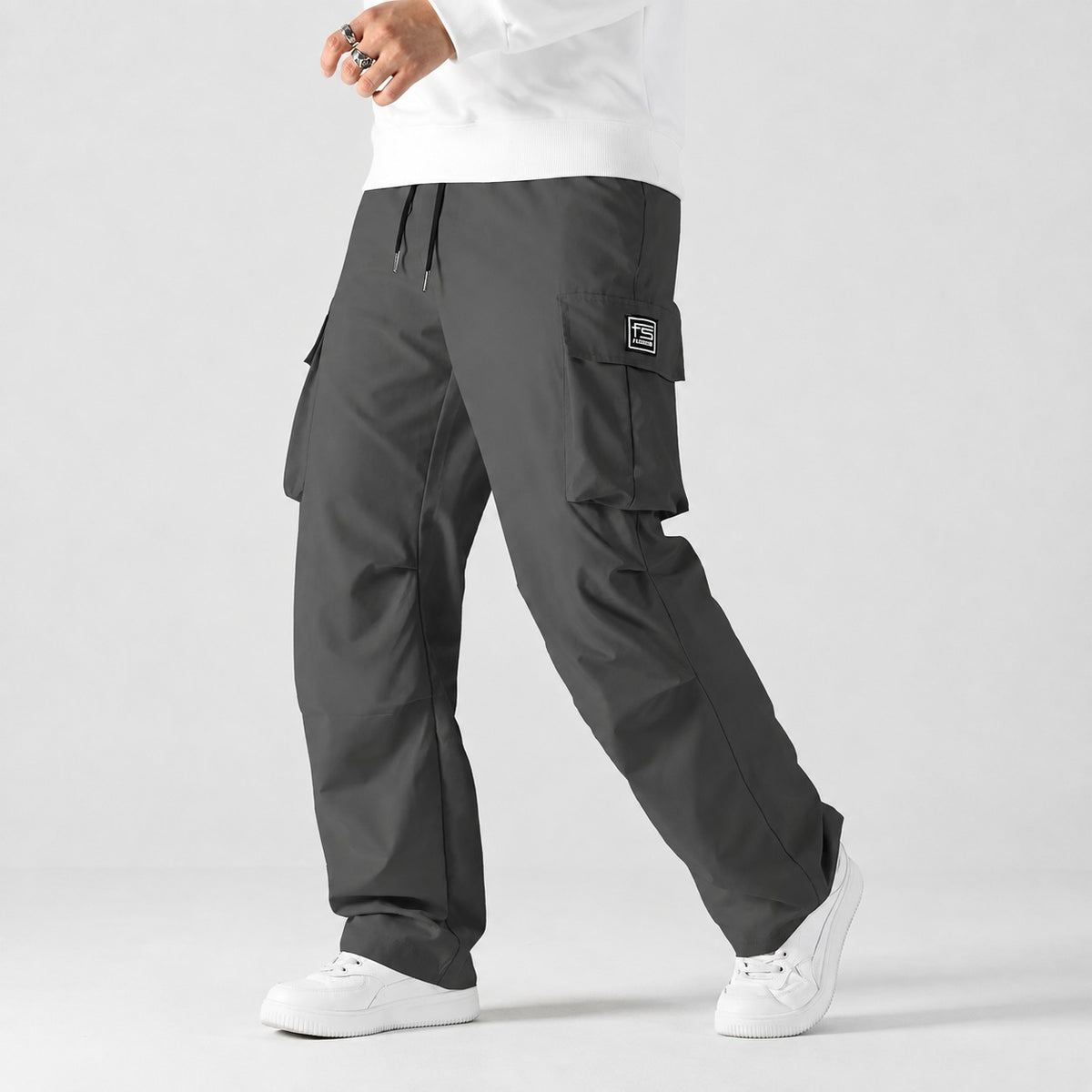 Falko™ Cargohose mit weiter Passform, Seitentaschen und verstellbarem Bund