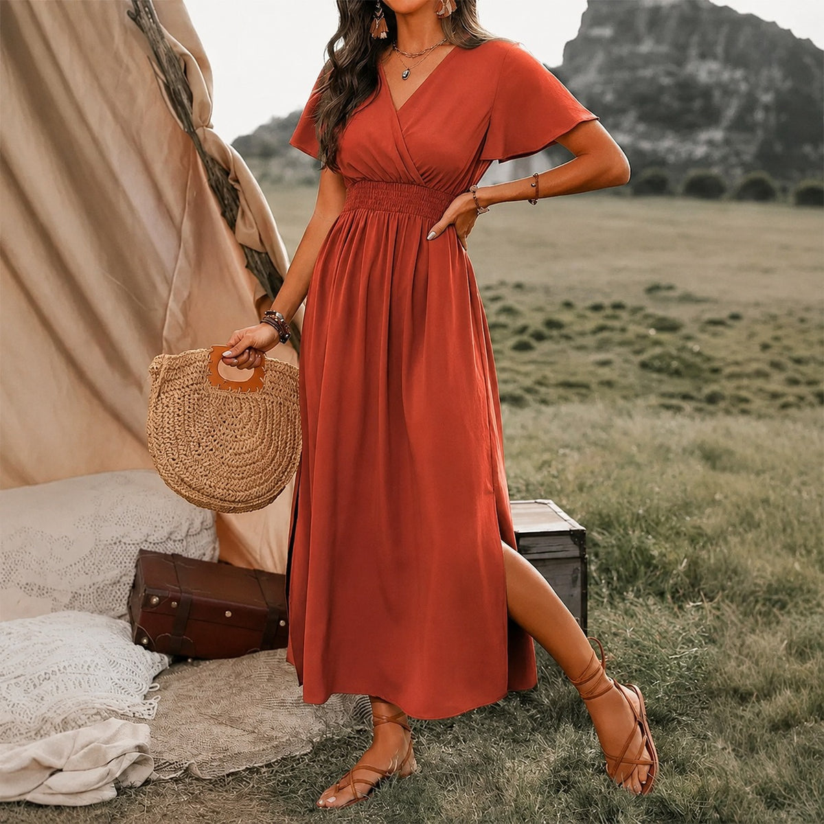 Kleid Linnea™ mit Wickel-V-Ausschnitt, geraffter Taille und Seitenschlitz