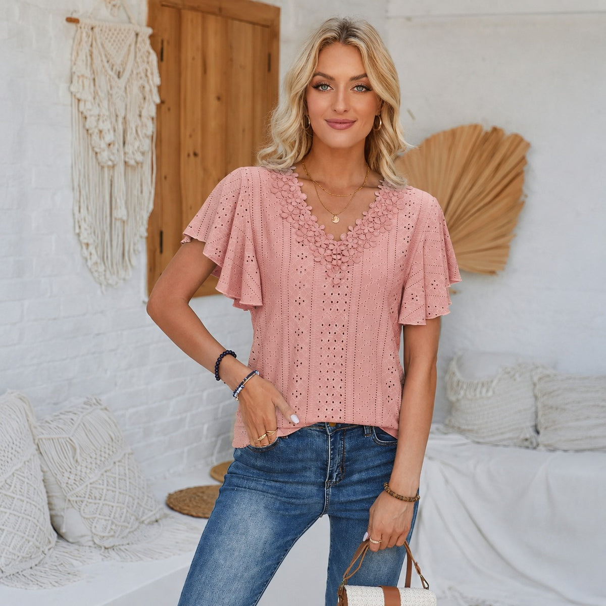 Bluse Evelin™ mit floralem V-Ausschnitt, Lochmuster und Volantärmeln