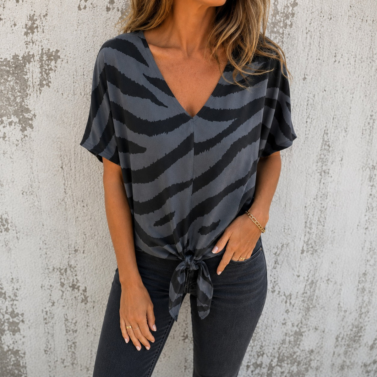 Marlis™ Bluse mit Animal-Print, V-Ausschnitt und Bindeknoten vorne