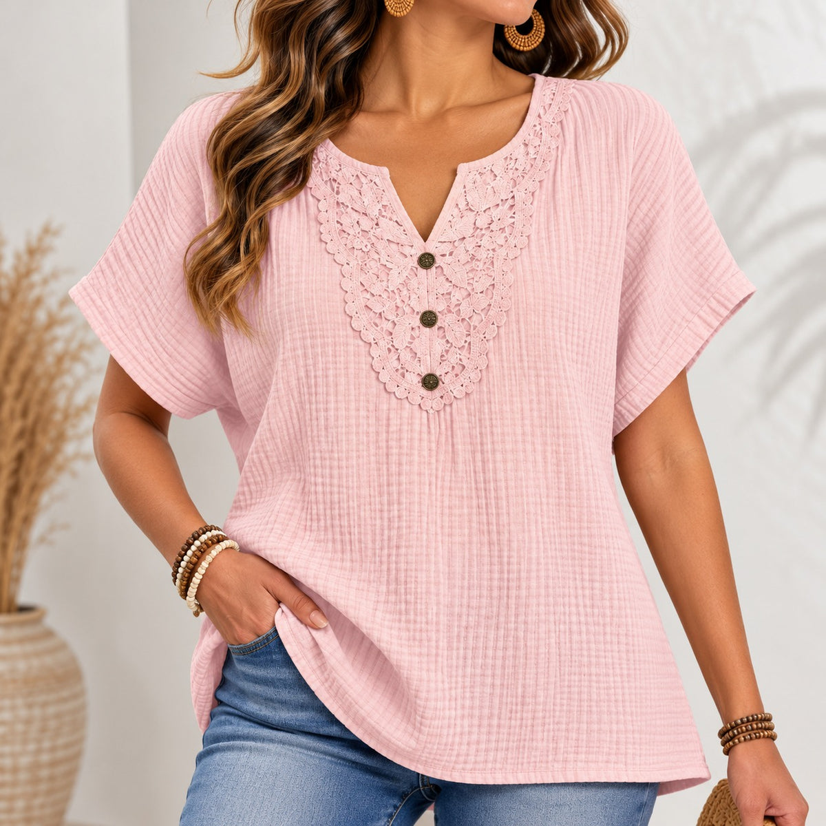 Nelea™ Bluse mit ornamentaler Spitze am Ausschnitt und lockerer Passform