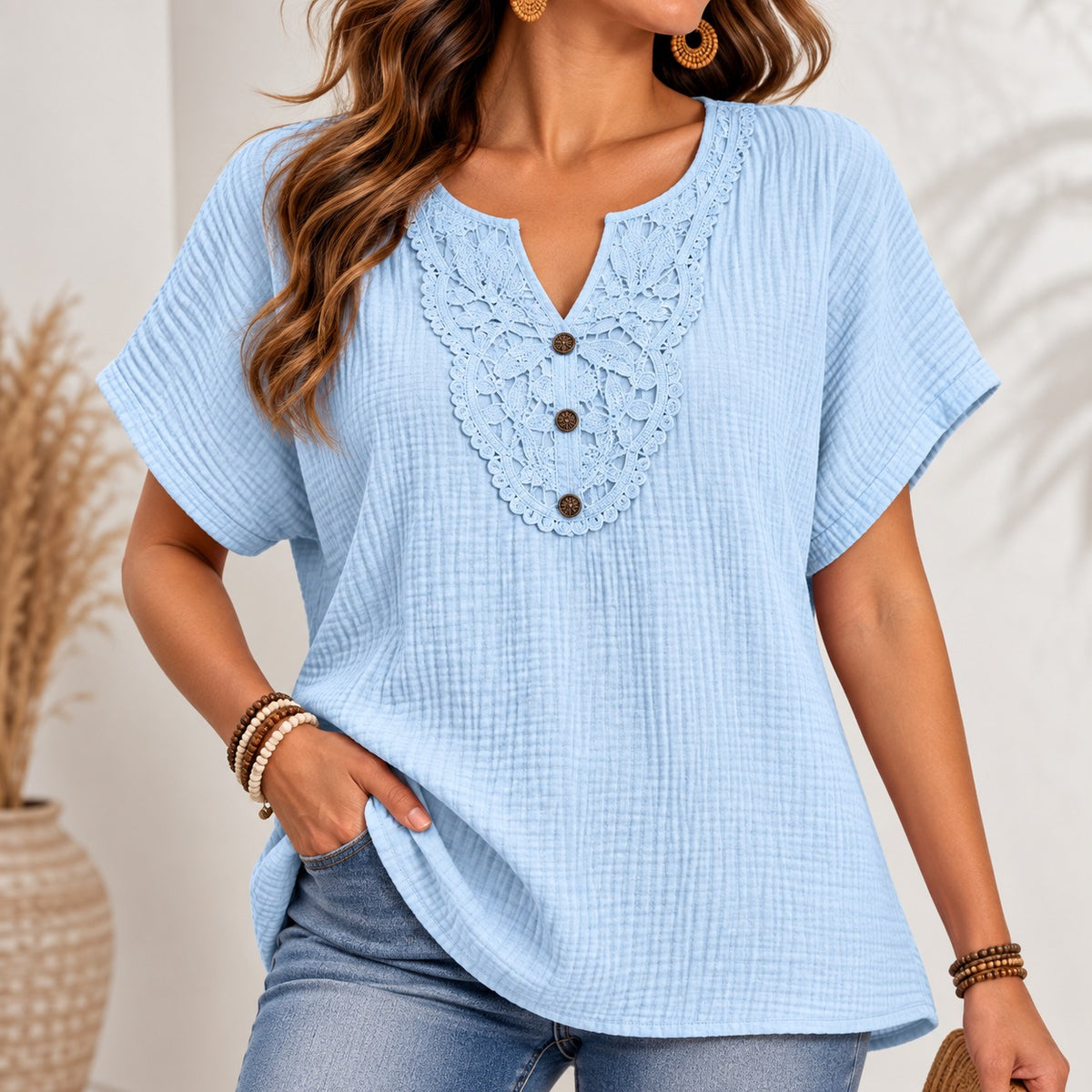 Nelea™ Bluse mit ornamentaler Spitze am Ausschnitt und lockerer Passform
