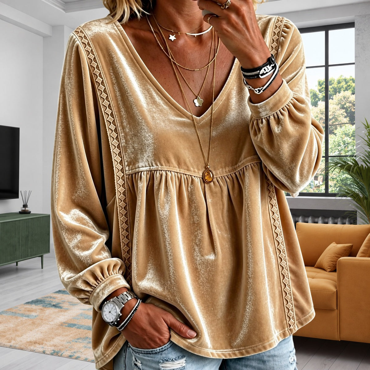 Bluse Carina™ mit V-Ausschnitt und geometrischen Borten