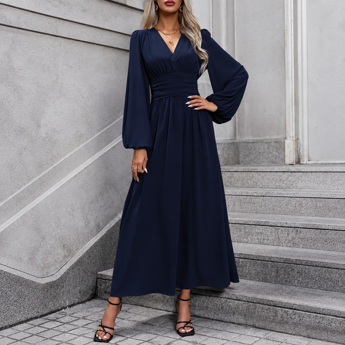 Kleid Hedda™ mit drapierter Taille und Ballonärmeln