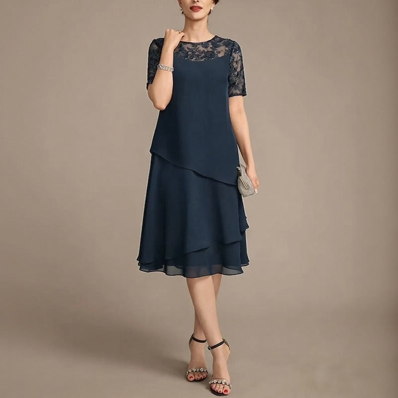 Monéa™ Kleid mit Spitzendetail und Eleganten Lagen