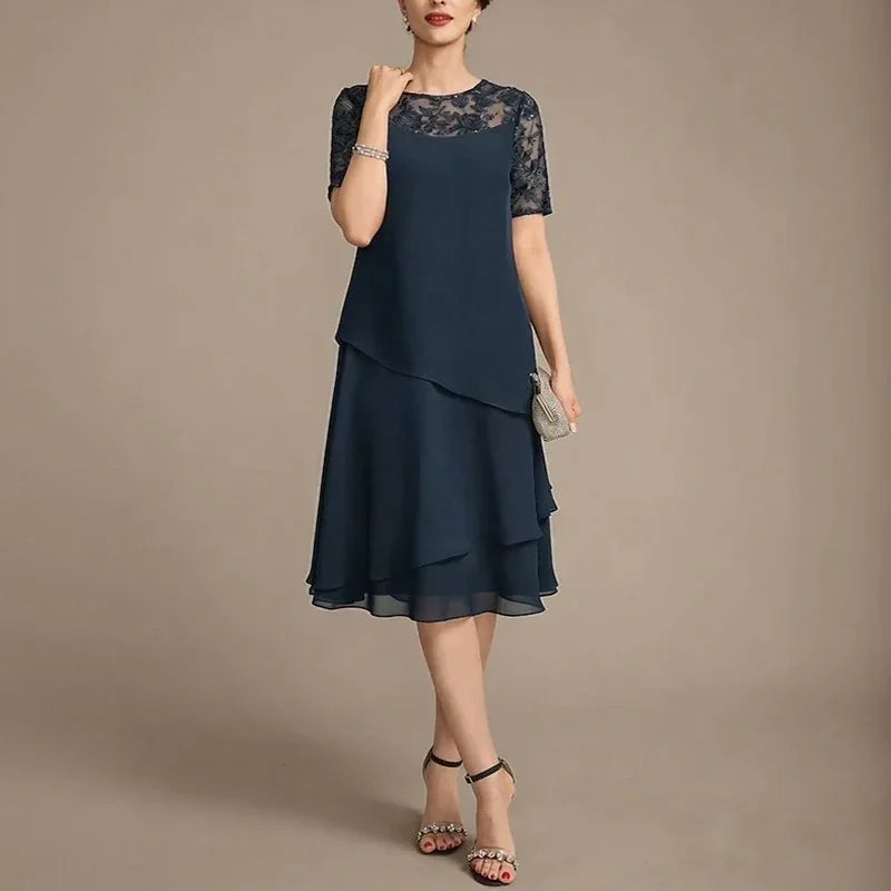 Monéa™ Kleid mit Spitzendetail und Eleganten Lagen