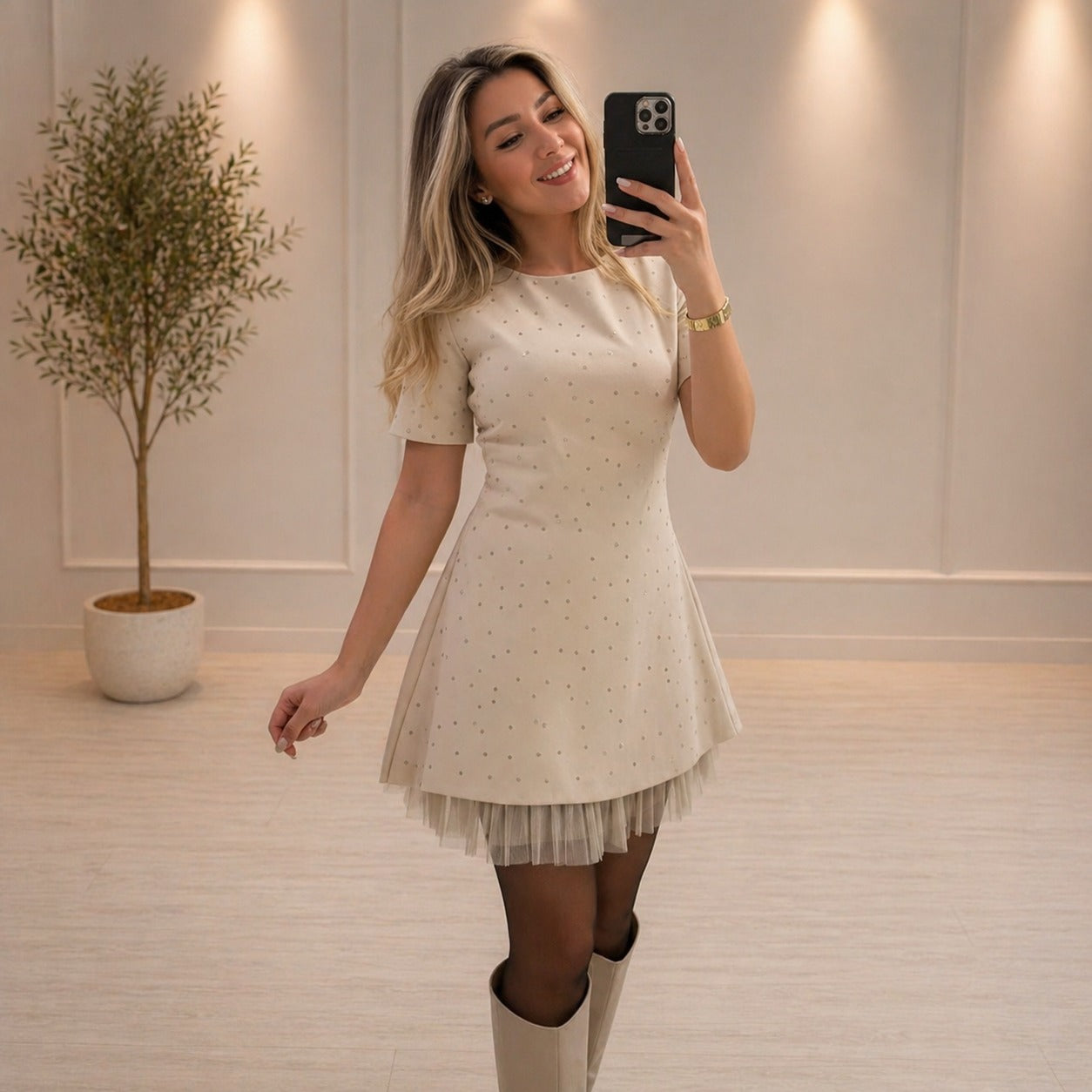 Delvane™ Kleid mit Dezentem Glanz und Premium-Finish