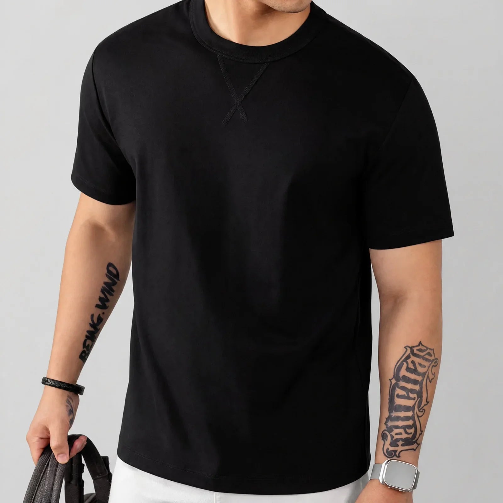 Louis™ T-Shirt aus Premium-Baumwolle mit Elasthan und geripptem Rundhalsausschnitt